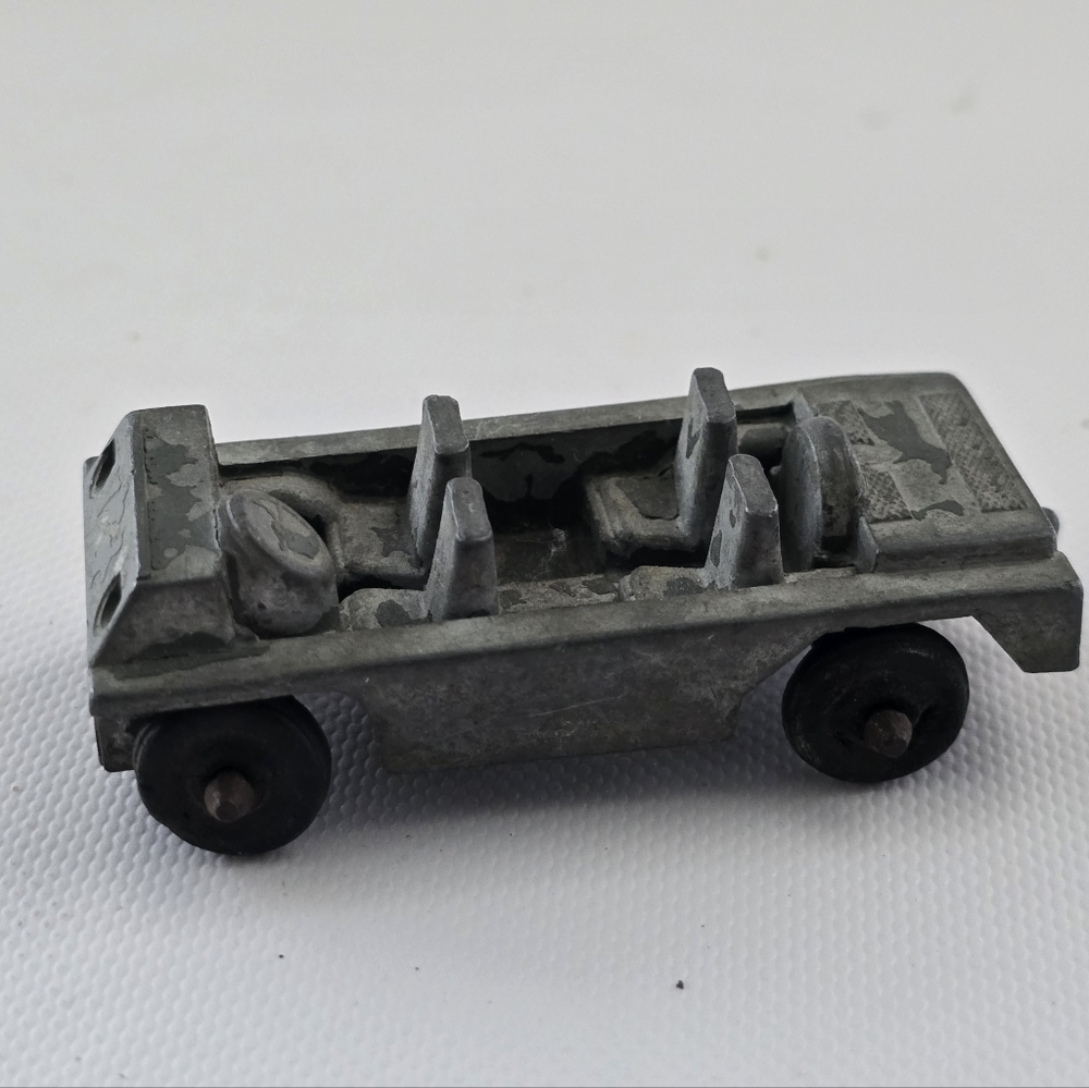 Vintage Midgetoy Rockford ILL Metal Die Cast Toy Army Jeep - USA 2.5"